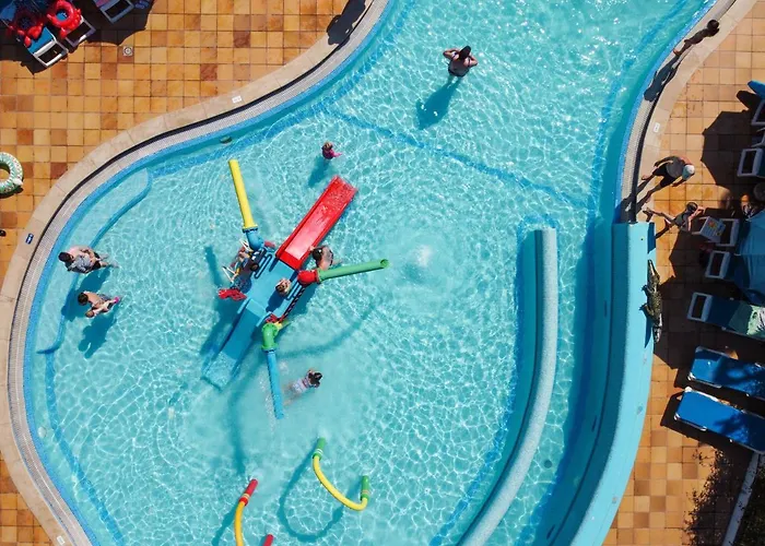 Alfagar Aparthotel 4*