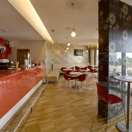 Alfagar Hotel apartamentowy 4*